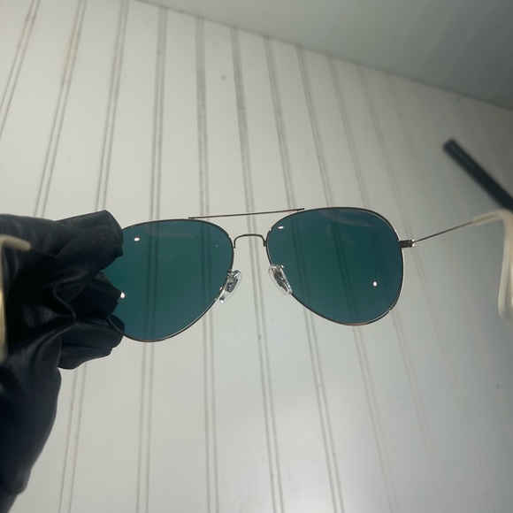 Rainbow Gradient Aviator Sunglasses with Gold Metal Frame
Unisex Fashion Shades - Picture 7 of 9